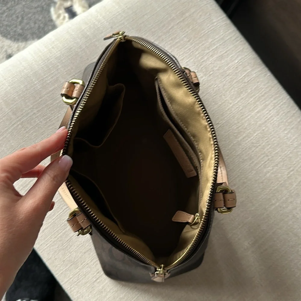 Coach purse - Picture 5 of 8